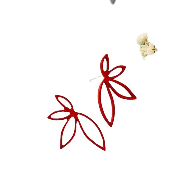 Red Maple Leaf Hollow Stud Earrings - Picture 3 of 7